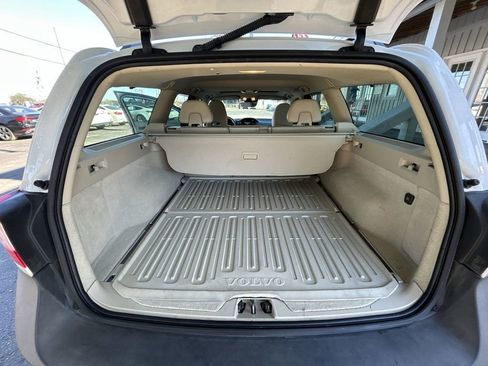 Used 2016 Volvo XC70 T5 Premier w/ Proximity Package image 23