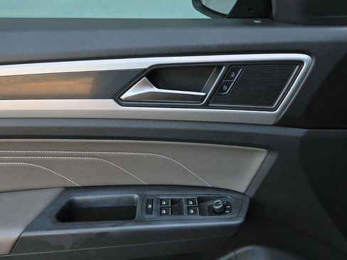Certified 2023 Volkswagen Atlas SEL R-Line AWD/4WD image 22