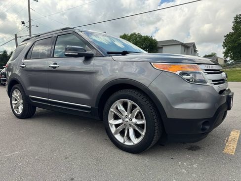 Used 2014 Ford Explorer XLT w/ Equipment Group 202A AWD/4WD image 3