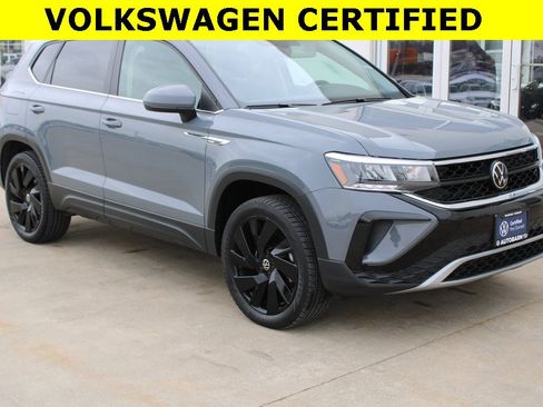 Certified 2023 Volkswagen Taos SE w/ Panoramic Sunroof Package image 1