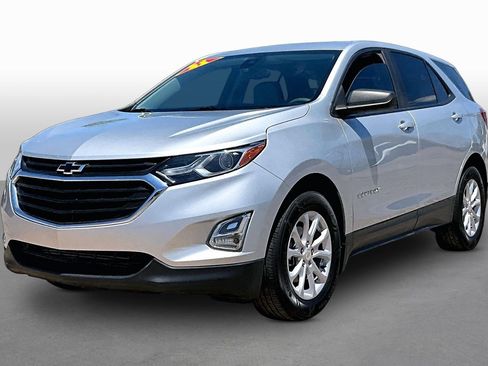 Used 2021 Chevrolet Equinox LS w/ LS Convenience Package FWD image 1