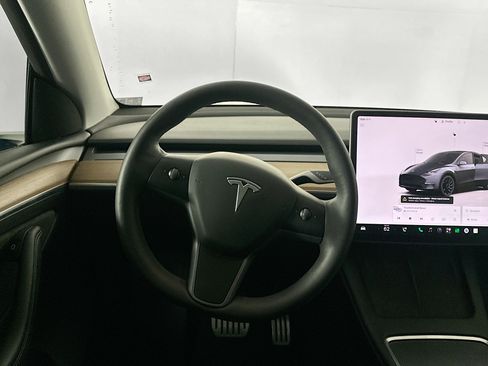 Used 2023 Tesla Model Y Performance AWD/4WD image 16