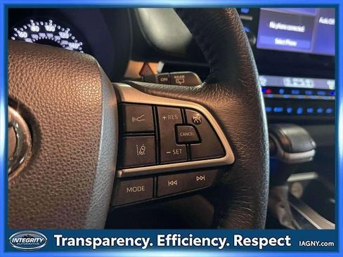 Used 2023 Toyota Sienna XLE FWD image 24