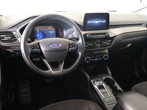Used 2025 Ford Escape Active AWD/4WD image 2