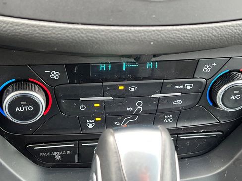 Used 2018 Ford C-MAX SE image 20