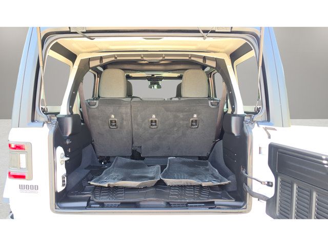 Used 2024 Jeep Wrangler Unlimited Rubicon w/ Convenience Group AWD/4WD image 37