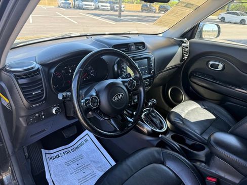 Used 2016 Kia Soul ! w/ Premium Package FWD image 13