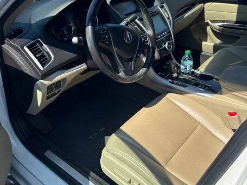 Used 2018 Acura TLX FWD image 4