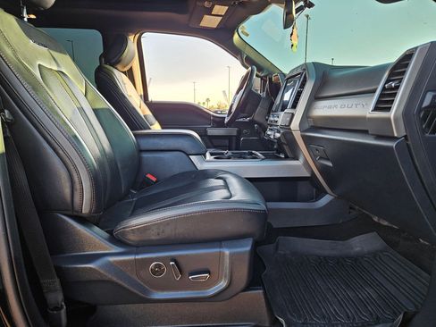 Used 2022 Ford F350 Platinum image 19