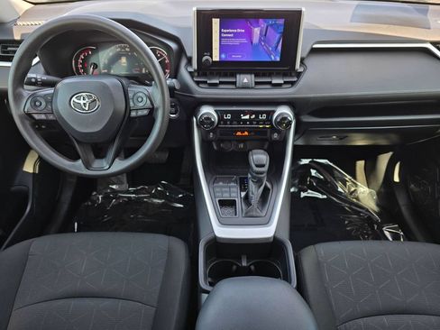 Used 2024 Toyota RAV4 XLE AWD/4WD image 33