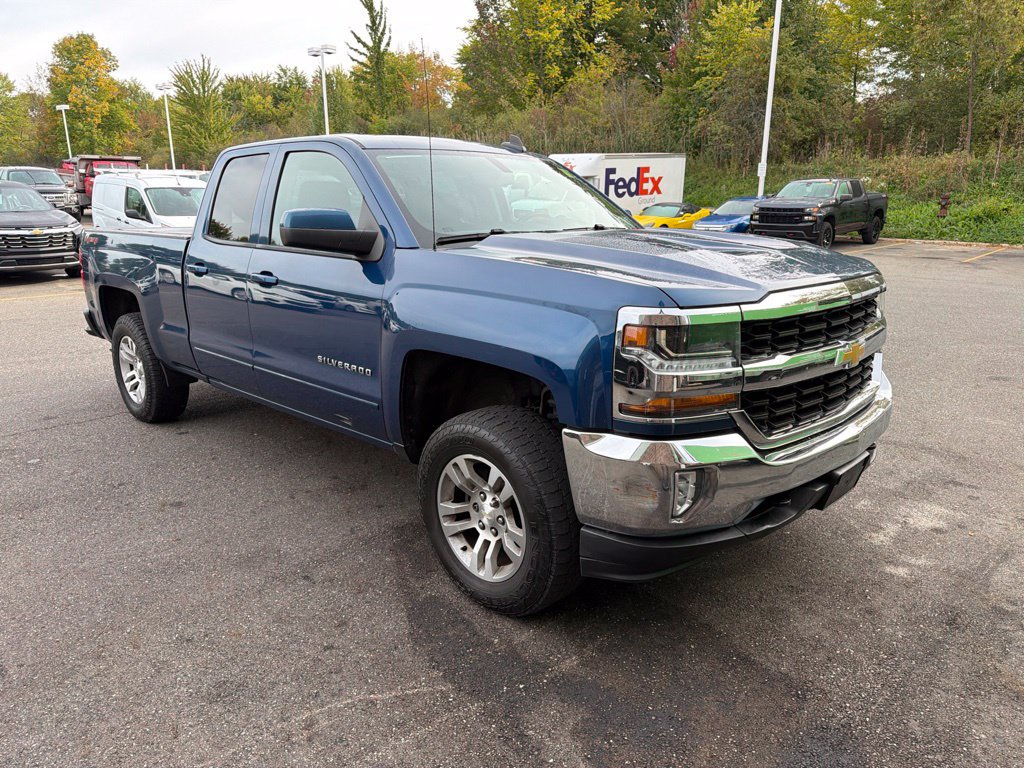 Used 2018 Chevrolet Silverado 1500 LT w/ All Star Edition AWD/4WD image 2