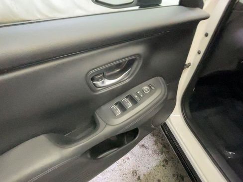 Certified 2025 Honda HR-V EX-L image 28