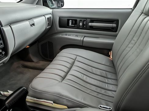 Used 1996 Chevrolet Impala SS RWD image 28