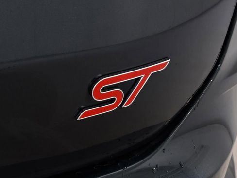 Used 2022 Ford Edge ST image 22