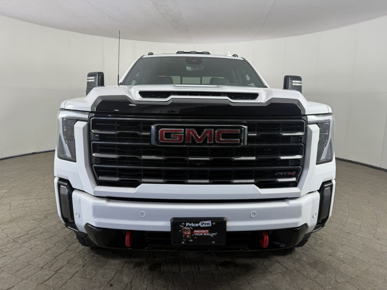 Used 2024 GMC Sierra 3500 AT4 w/ Technology Package AWD/4WD image 2