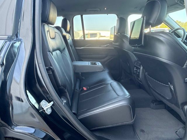 Used 2023 Jeep Grand Cherokee Limited w/ Luxury Tech Group II AWD/4WD image 20