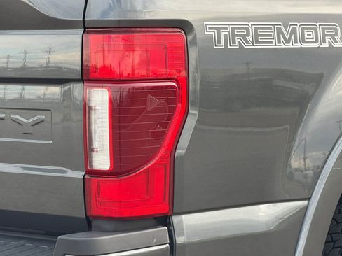 Certified 2020 Ford F350 Lariat image 25