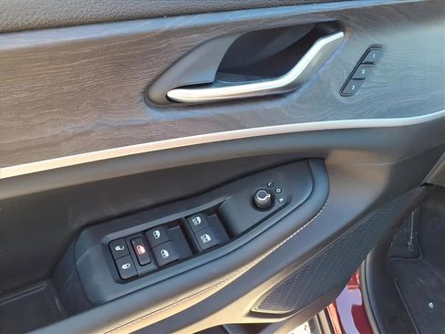 New 2025 Jeep Grand Cherokee L Limited w/ MOPAR Finishing Package image 17