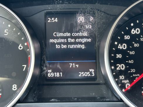 Used 2019 Volkswagen Tiguan SE FWD image 29