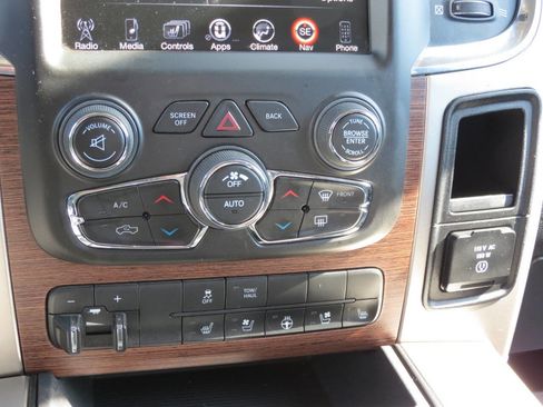 Used 2017 RAM 1500 Laramie w/ Convenience Group image 14