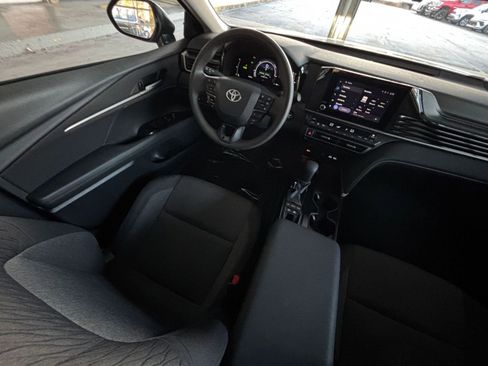 Used 2025 Toyota Camry LE image 36