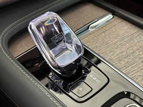 Certified 2023 Volvo XC90 T8 Ultimate AWD/4WD image 27