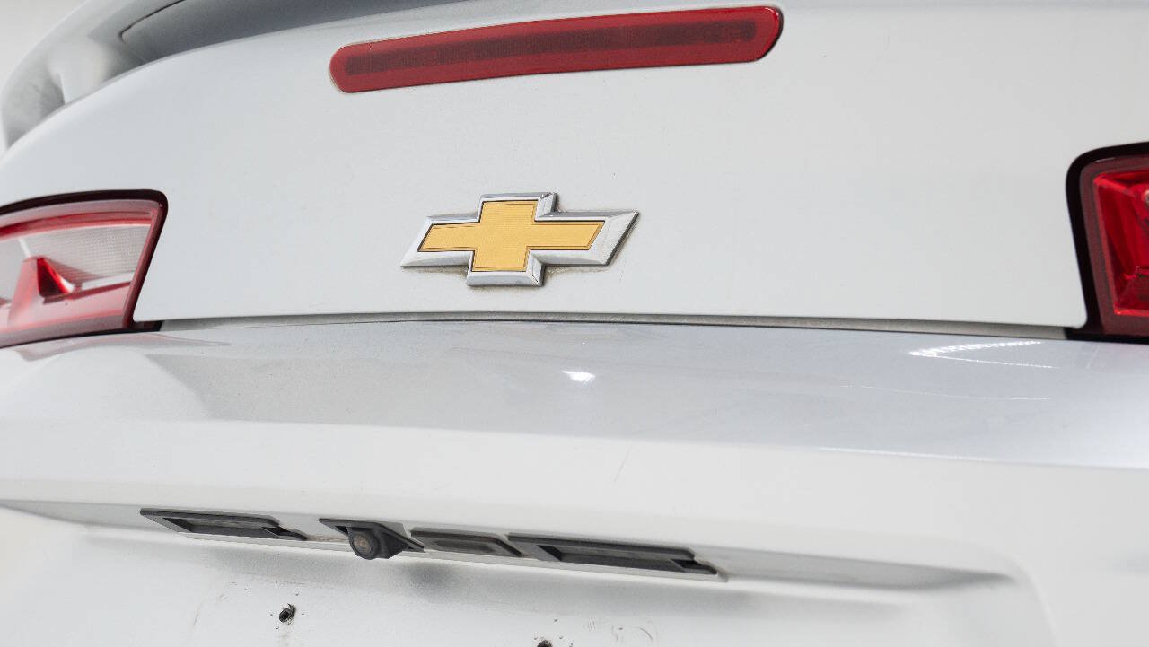 Used 2017 Chevrolet Camaro SS RWD image 17
