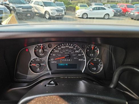 Used 2016 Chevrolet Express 2500 image 3