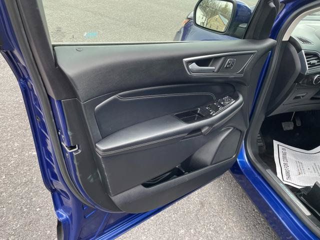 Used 2015 Ford Edge Titanium w/ Equipment Group 302A AWD/4WD image 14