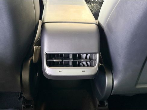 Used 2022 Tesla Model Y Performance image 22