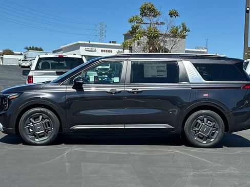 New 2026 Kia Carnival EX FWD image 7