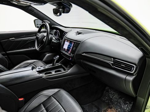 Used 2021 Maserati Levante S GranSport image 48