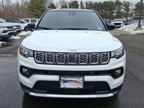Used 2024 Jeep Compass Limited image 8