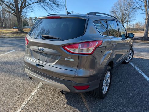 Used 2014 Ford Escape SE w/ Equipment Group 201A image 3