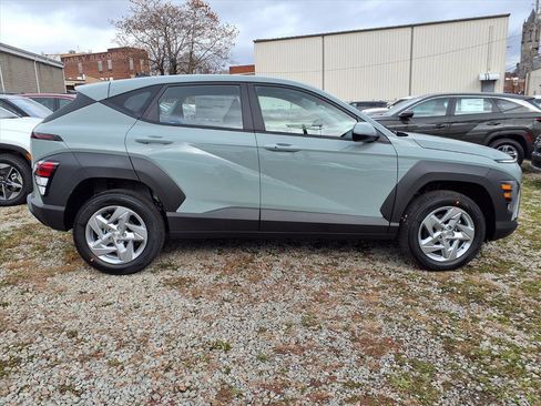 New 2026 Hyundai Kona SE image 3