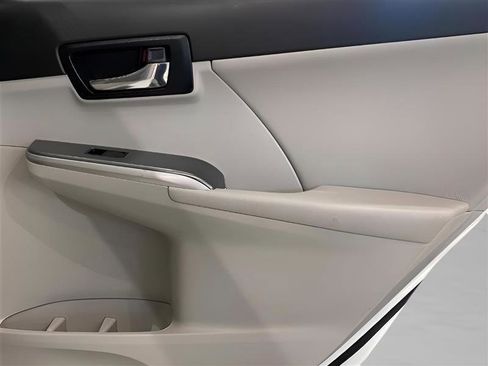 Used 2012 Toyota Camry XLE w/ Leather Pkg image 27