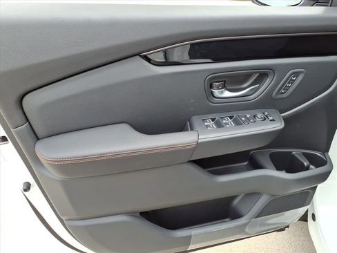 New 2025 Honda Pilot TrailSport image 12
