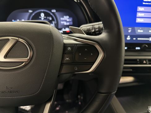 Certified 2025 Lexus RX 450h AWD w/ Convenience Package image 20