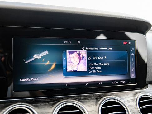 Used 2017 Mercedes-Benz E 300 image 31
