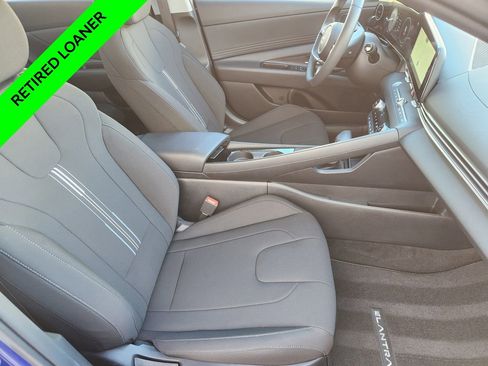 New 2025 Hyundai Elantra SEL image 11