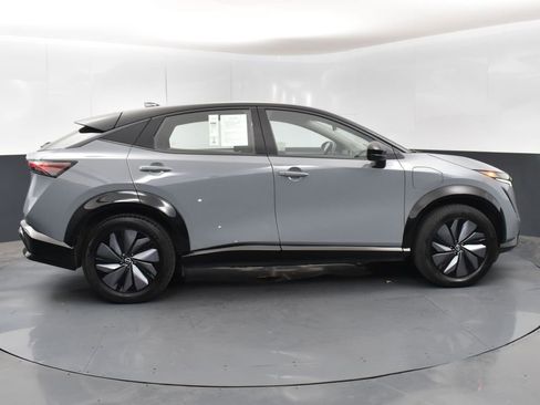 Used 2023 Nissan Ariya AWD image 8