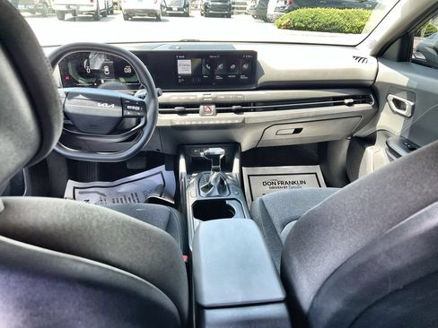 Certified 2025 Kia K4 FWD image 20