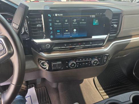 Used 2025 Chevrolet Silverado 2500 LT w/ Convenience Package AWD/4WD image 9