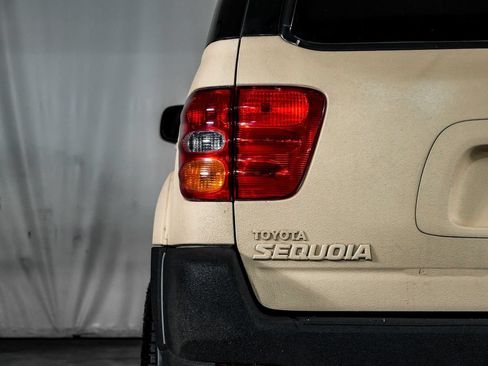 Used 2004 Toyota Sequoia SR5 w/ Convenience Pkg RWD image 40