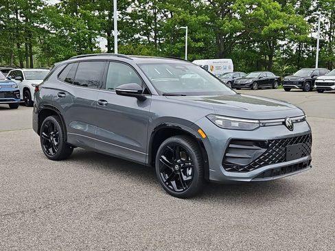 New 2026 Volkswagen Tiguan SE R-Line AWD/4WD image 2