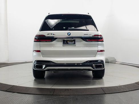 Used 2023 BMW X7 xDrive40i w/ M Sport Package AWD/4WD image 31