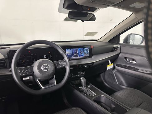 Used 2026 Nissan Kicks SV w/ Cold Weather Package AWD/4WD image 16