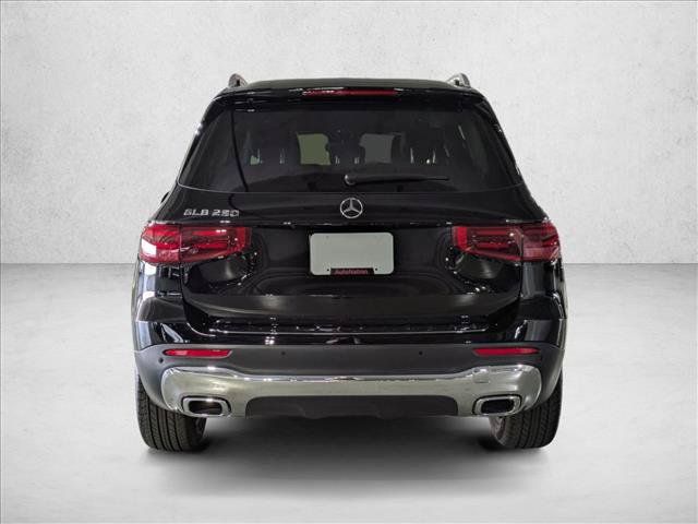 Used 2025 Mercedes-Benz GLB 250 image 8