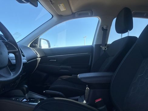 Used 2024 Mitsubishi Outlander Sport ES image 35