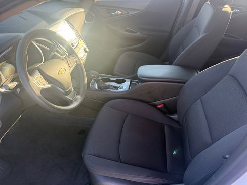 Used 2023 Chevrolet Malibu LS image 9